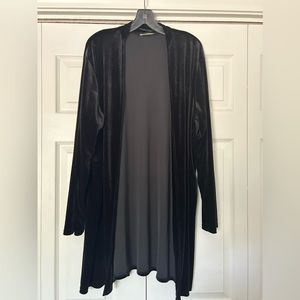 Black Flowy tunic with sleeves